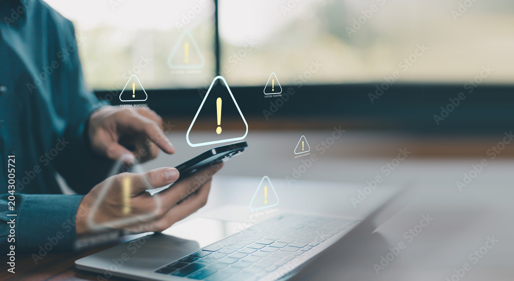 Obraz premium Mobile security warning alert concept showing smartphone risk detection, cybersecurity protection, fraud prevention, threat monitoring, data security, suspicious activity alerts, risk management.
