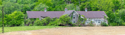 Vászonkép Scenic rural landscape with a rundown barn in northern Missouri countryside