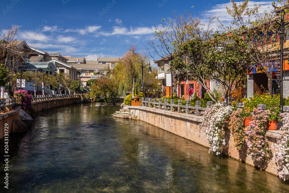 Fototapeta premium River in the old town of Lijiang, Yunnan province, China