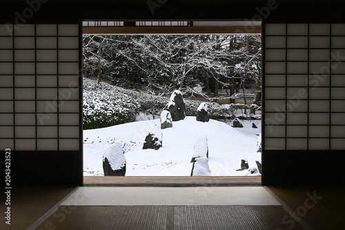 京都市東山区光明院 雪の枯山水庭園