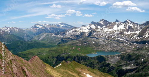 Foto Vista panorámica del Ibón de Estanés (1