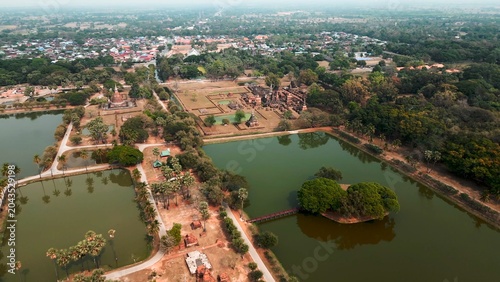 Schilderij op canvas Sukhothai historical park aerial view, exploring ancient temples and ponds