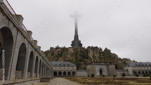 Cruz de la Basílica Pontificia de la Santa Cruz, Valle de Cuelgamuros o Valle de Los Caídos