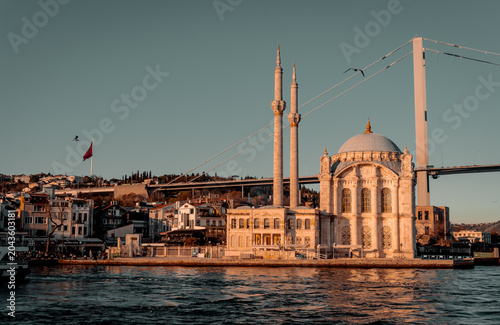 Bild auf Leinwand Ortakoy Mosque at sunset in Istanbul