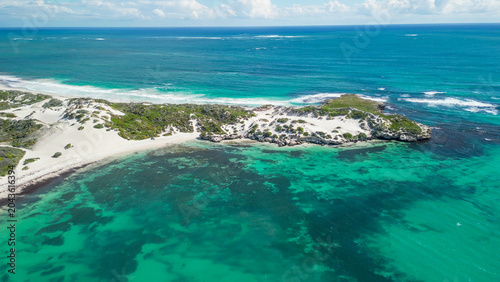 Schilderij op canvas Jurien Bay's Sandy Cape Reserve from above: a serene escape with turquoise water