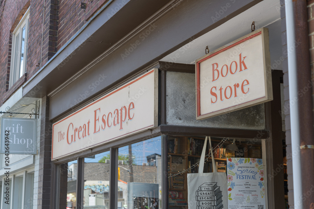 Obraz premium exterior buiding facade and sign of Great Escape Book Store, a used book store, located at 957 Kingston Rd, Toronto