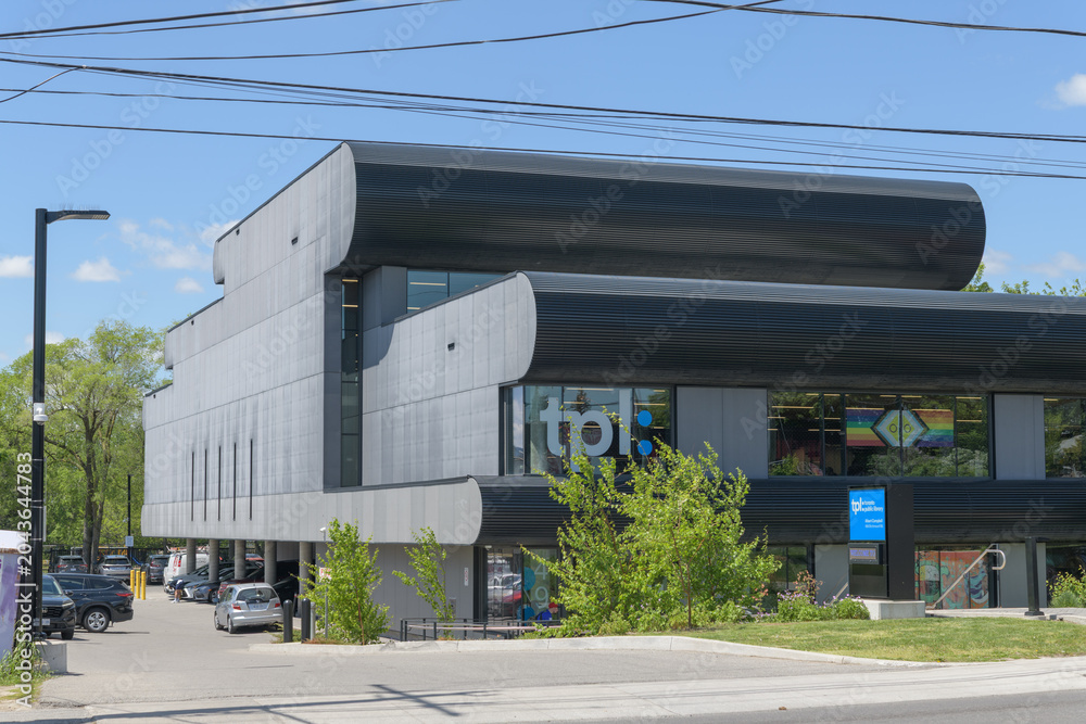 Obraz premium exterior of Albert Campbell District Library, Toronto Public Library, located at 496 Birchmount Rd near Danforth Rd, Scarborough
