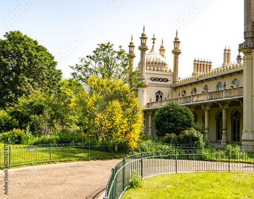 Brigthon Pavilion and gardens on a bright and sunny day