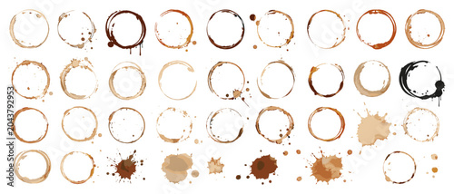 Fotografía Coffee mug ring stain set with cup bottom marks, spilled liquid circles, wet sta