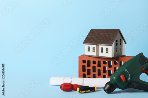 House model with constructi...