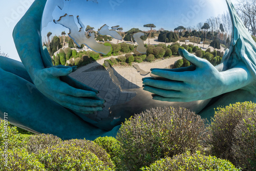Foto Close-up view of Mother Earth sculpture in Galitsky Park