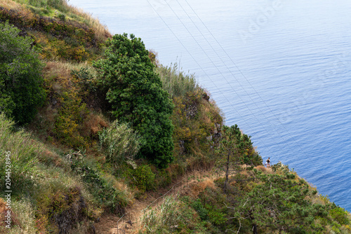 Cliffside Hiking Trail on PR20 Vereda do Jardim do Mar in Madeira Portugal | Szlak pieszy na klifie na trasie PR20 Vereda do Jardim do Mar na Maderze w Portugalii 