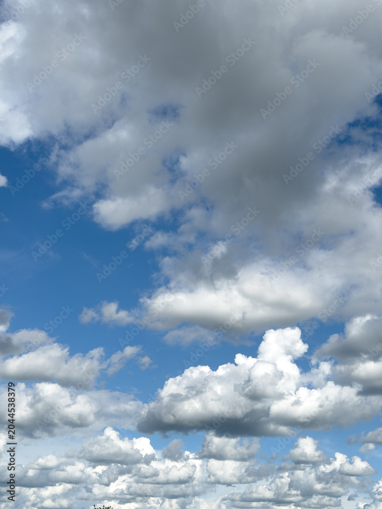 Fototapeta premium blue sky with scattered clouds