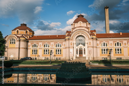 Obraz na płótnie Frontal view of the historic Central Mineral Baths building in Sofia, showcasing