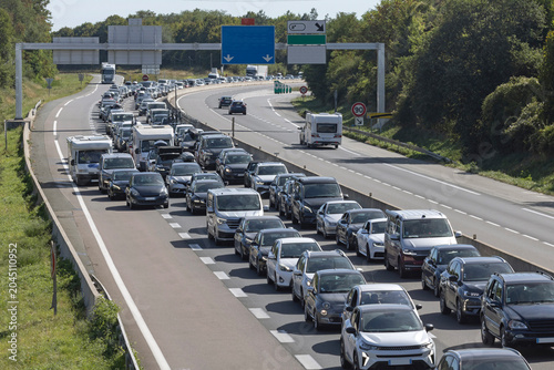 Fotografie Embouteillage au retour de vacances sur une autoroute