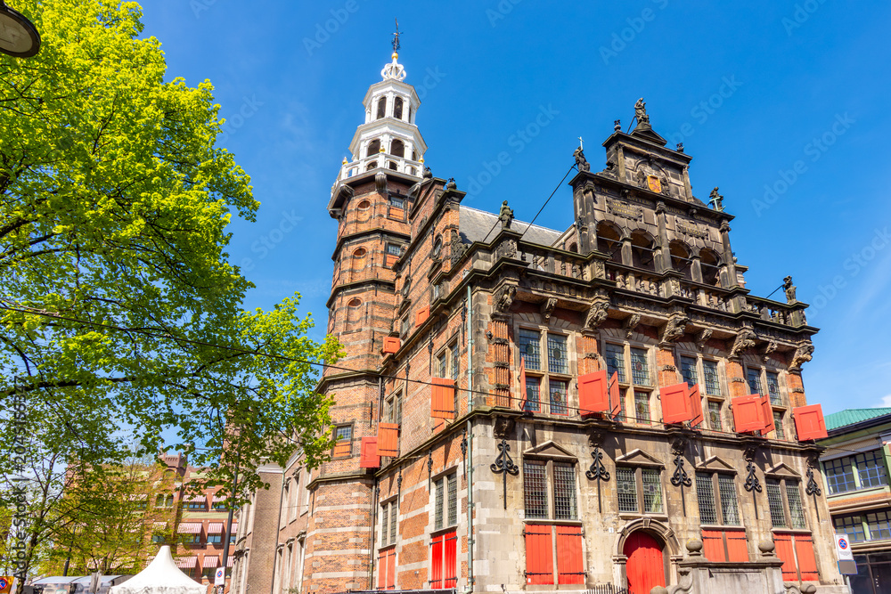 Obraz premium Old City Hall on Groenmarkt square in Hague, Netherlands