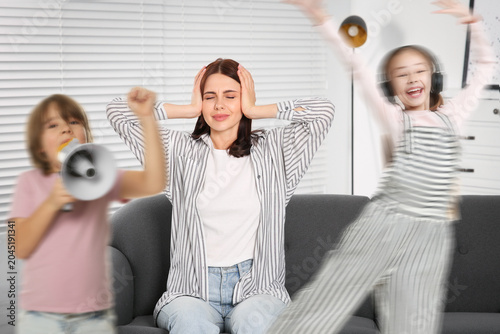 Принти на полотні Family with hyperactive children