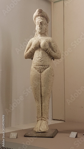 Photos Une magnifique statuette d'Innana-Ishtar exposée dans un musée français