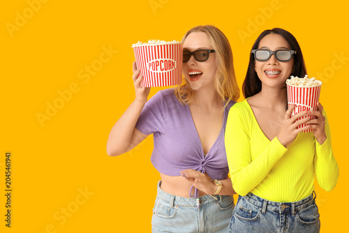 Beautiful young women in 3D...