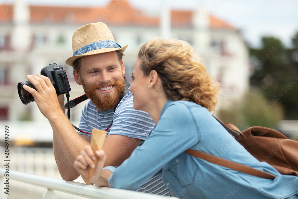 Obraz premium woman and man with camera