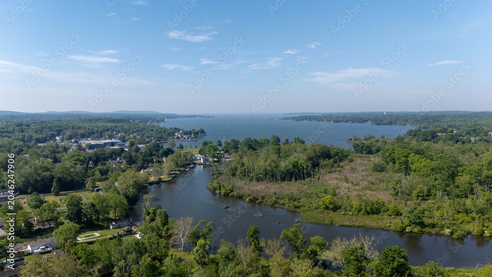 Obraz premium Sunny day over North East River in Maryland