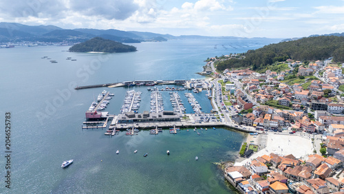 Fotografija Combarro port and fishing village on ría de pontevedra