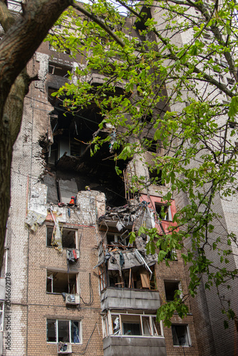 Fotografie Destroyed civillians apartment building after the russian drone attack