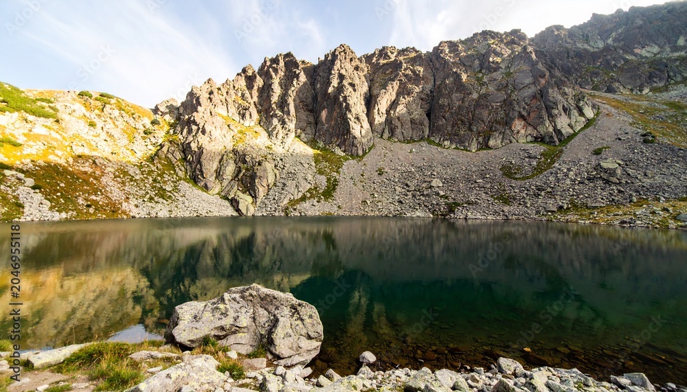Fototapeta premium Alpine Lake and High Peaks. (1)