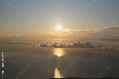 Cuadro en lienzo Hokkaido, sea of clouds and mountain peak, with morning glow, in september, scen