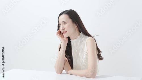 女性　スキンケア