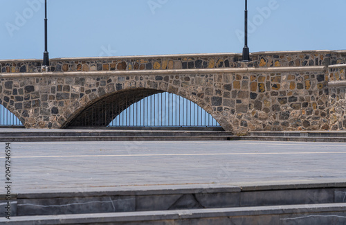 Brücke mit Gitter