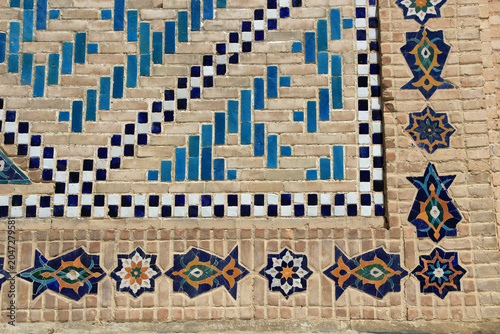Canvastavla An example of Uzbek ceramic art