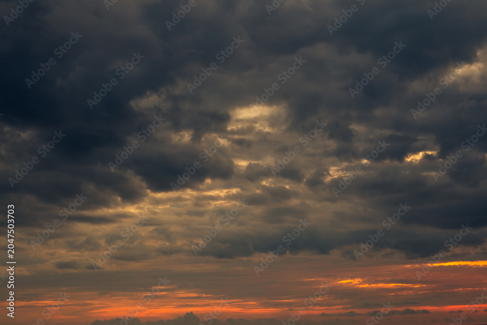 Obraz premium Dramatic Clouds At Sunset