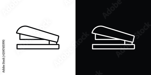 Fotografía Stapler icon in editable outlined, Vector EPS10