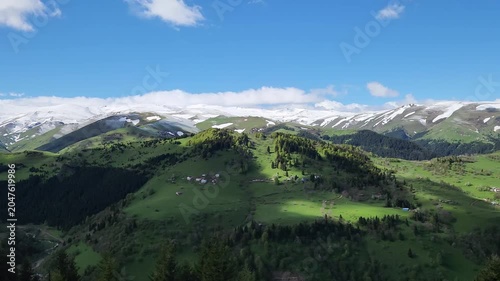Kümbet Yaylasi in Dereli, Giresun, is a scenic highland surrounded by green meadows, traditional settlements, and nearby plateaus, forming a popular tourism and recreation area.