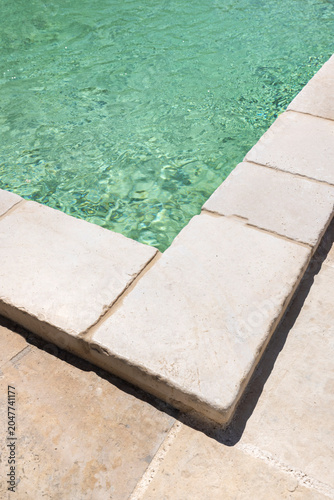 Bordo piscina - angolo