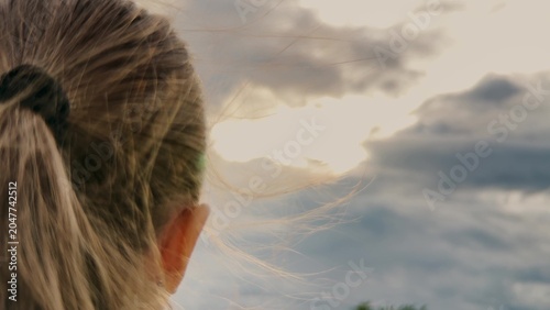 Cuadro en lienzo Faithful Little Girl, Prayer among the Clouds, Youngster s Moments of Hope, Hand