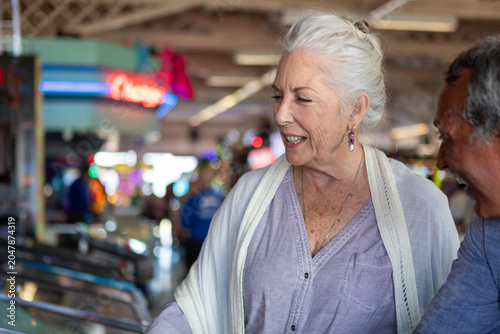 Φωτογραφία Seniors enjoying arcade games together