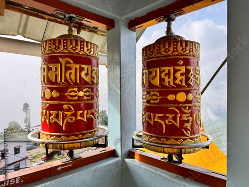 Fotografía buddhist prayer wheels