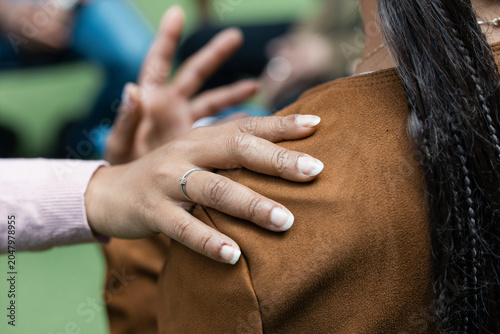 Offering support in a group mental health session