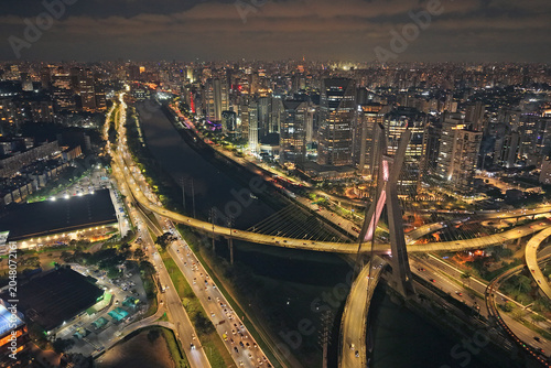 Cuadro en lienzo Aerial night view of Octávio Frias de Oliveira Bridge, the cable-stayed bridge o
