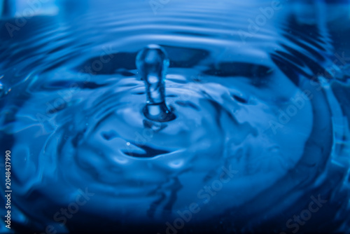 189.Vertical Splash and Ripples from Droplet Impact