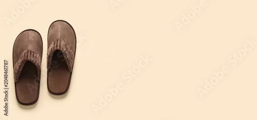 Cozy brown house slippers o...