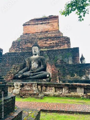 Obraz na płótnie buddha statue in wat mahathat sukhothai
