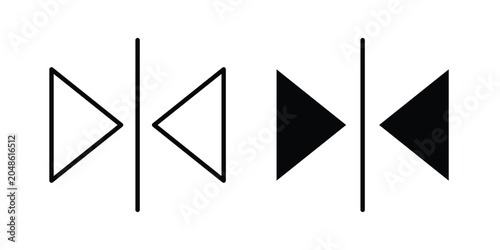 Konstfotografi Flip horizontal icon for web and app design, design element.