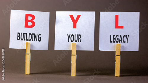Fotografia BYL building your legacy symbol