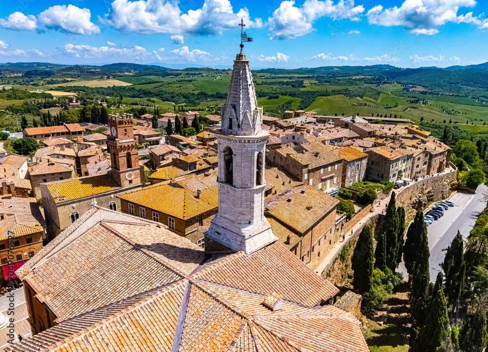Obraz premium Aerial view of Pienza, Tuscany, Italy
