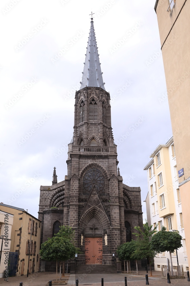 Obraz premium city of clemont-ferrand, auvergne, france