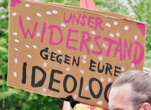 Politischer Protest gegen Sozialkürzungen in Hamburg