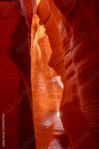 sun beams of antelope canyon